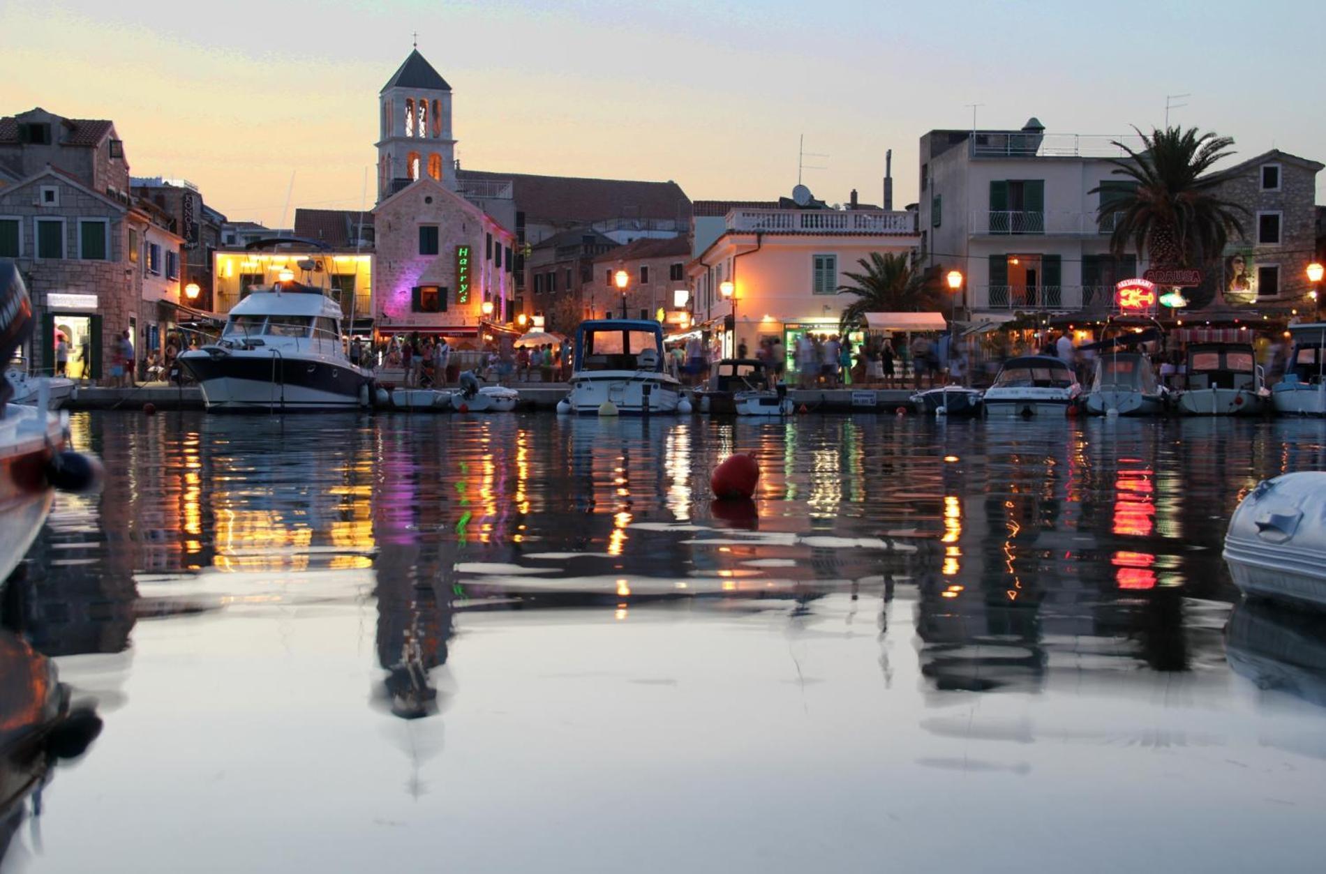 Nola * Vodice